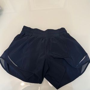 navy blue lululemon shorts, hotty hot, 4, 4”